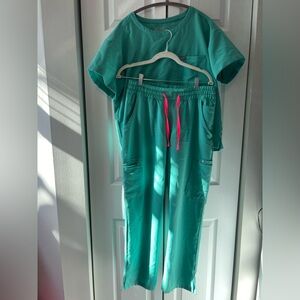 Figs Surgical Green Scrub Set with Pink Drawstrings